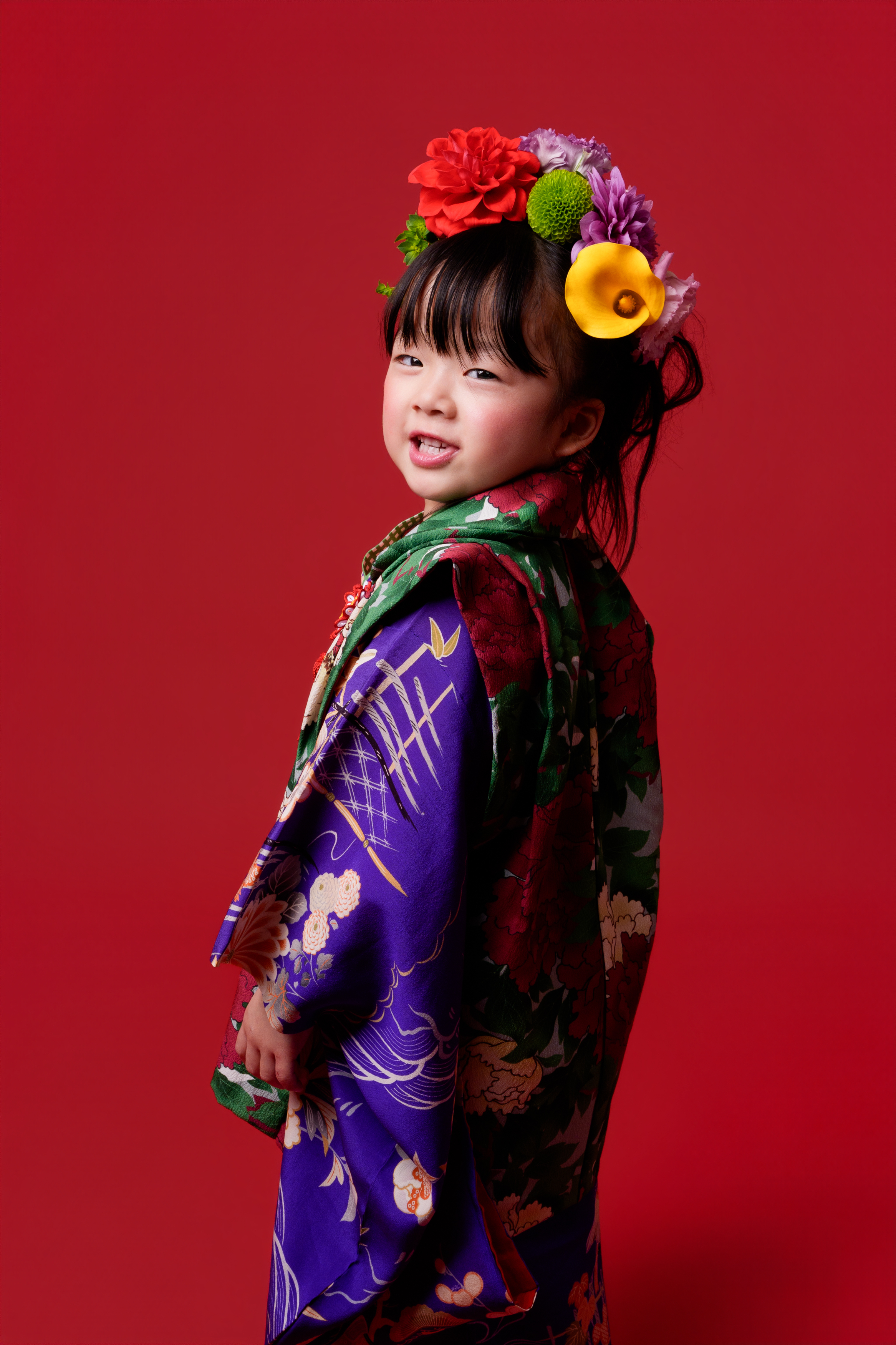糸島写真館で撮影した七五三の女の子(アンティーク着物・生花の髪飾り)の写真